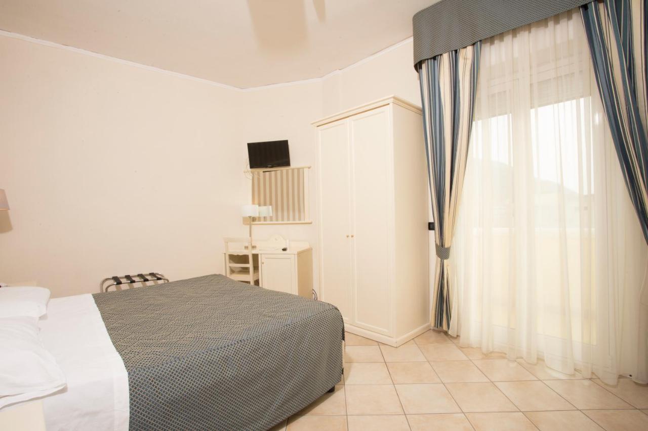 Hotel Villa Serena Castellammare di Stabia Ngoại thất bức ảnh