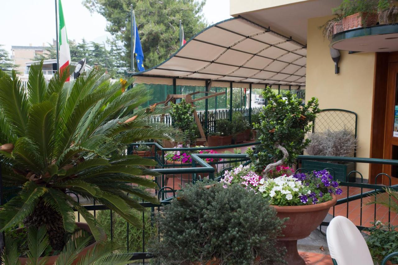 Hotel Villa Serena Castellammare di Stabia Ngoại thất bức ảnh
