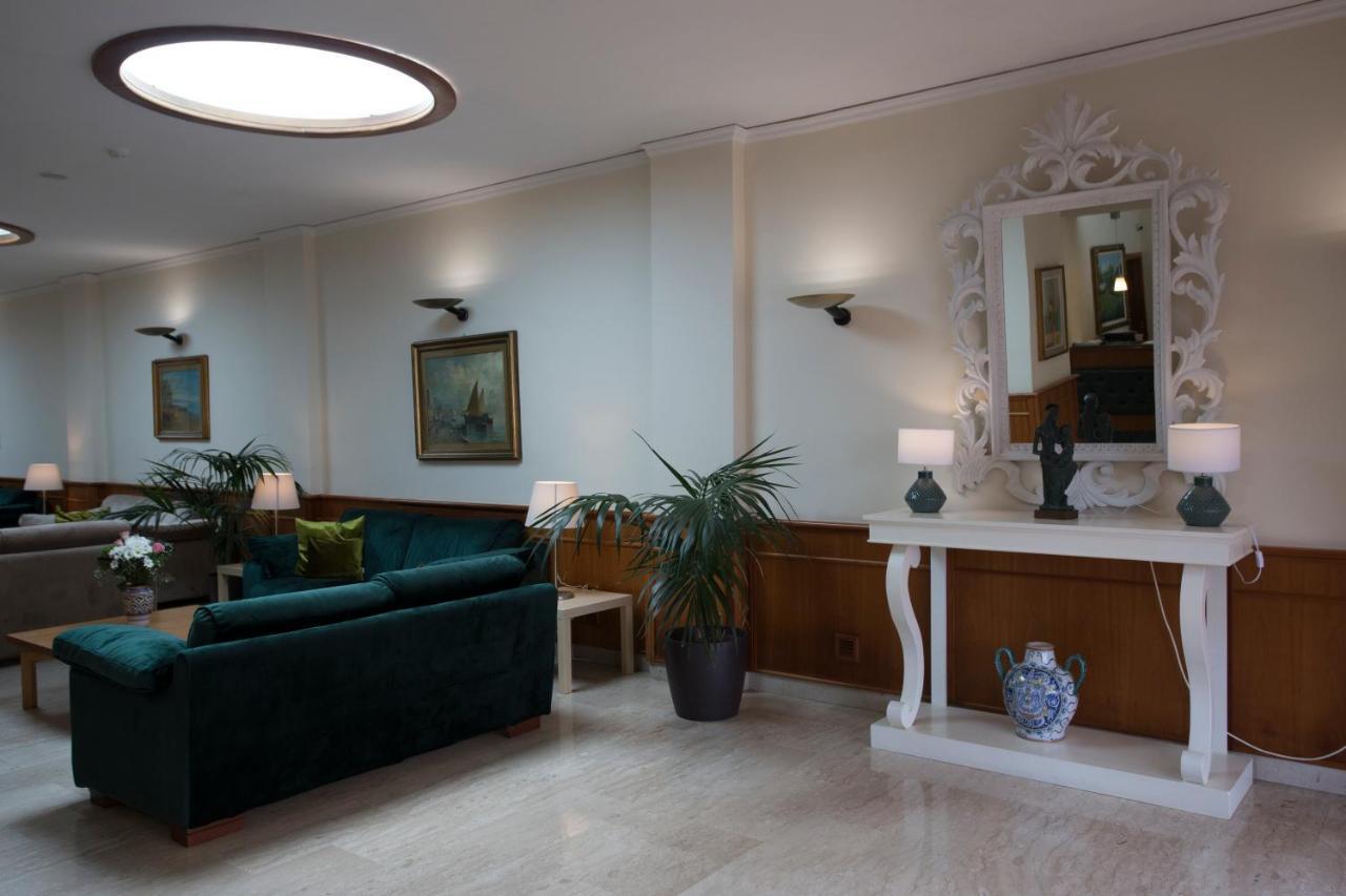 Hotel Villa Serena Castellammare di Stabia Ngoại thất bức ảnh