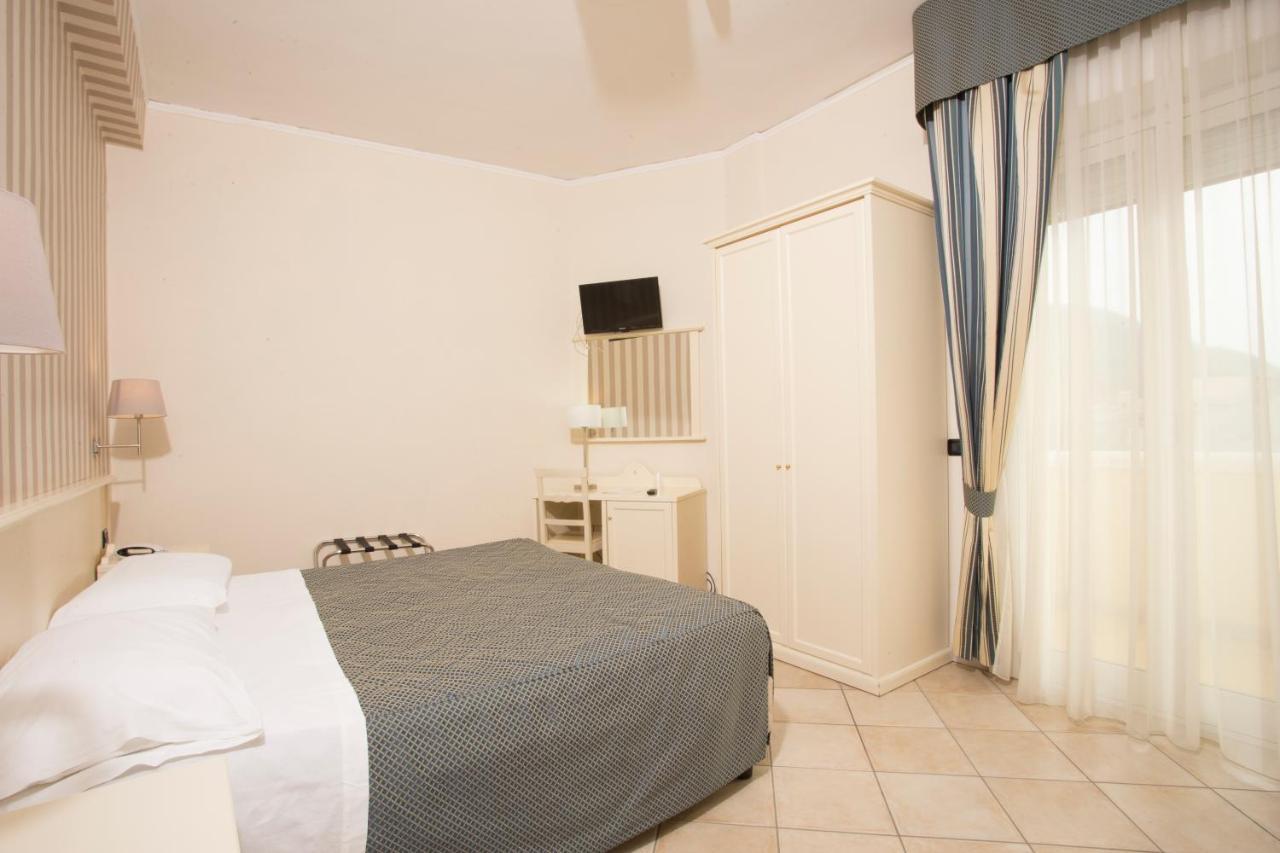 Hotel Villa Serena Castellammare di Stabia Ngoại thất bức ảnh