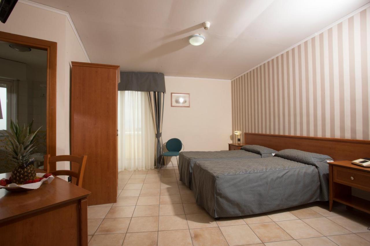 Hotel Villa Serena Castellammare di Stabia Ngoại thất bức ảnh