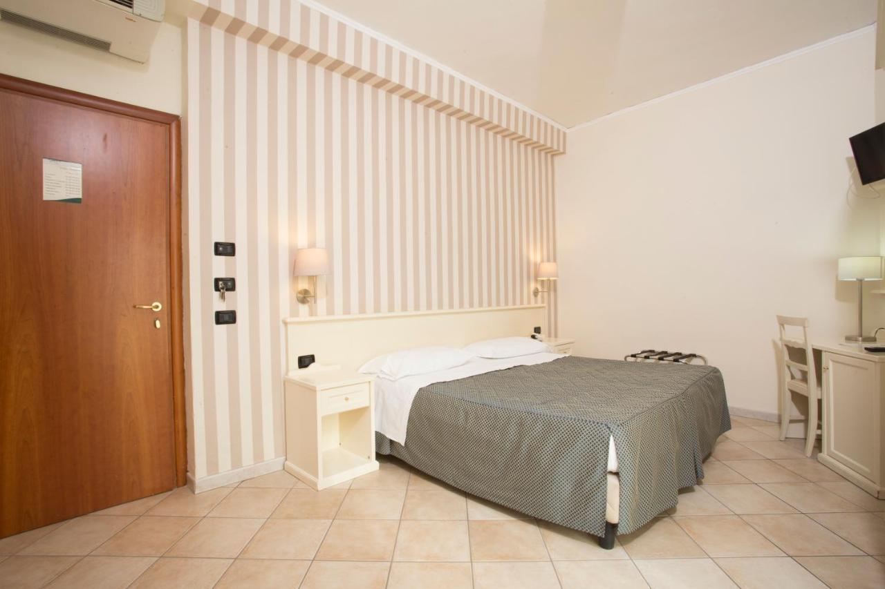 Hotel Villa Serena Castellammare di Stabia Ngoại thất bức ảnh
